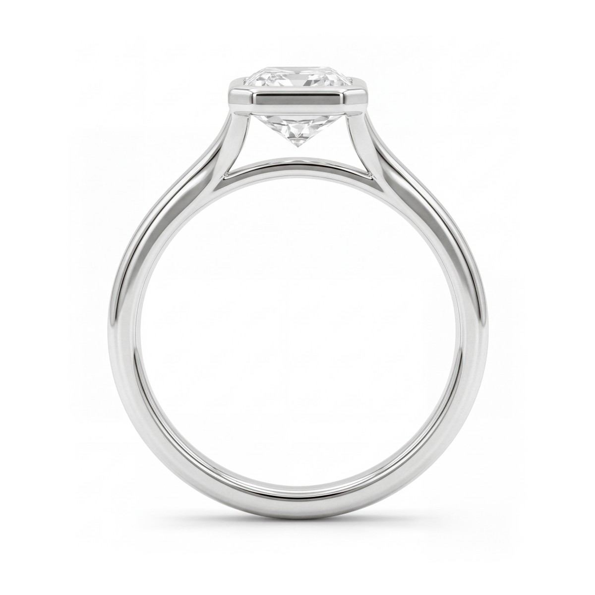 Linnea - Solitairering med moissanite i radiantslibning og kassefatning samt delt ringskinne