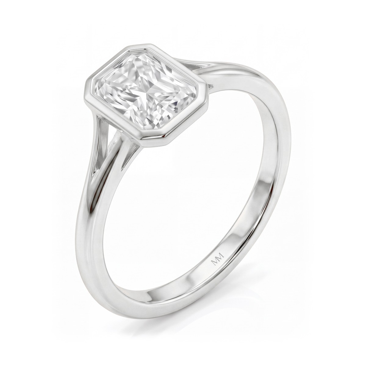 Linnea - Solitairering med moissanite i radiantslibning og kassefatning samt delt ringskinne