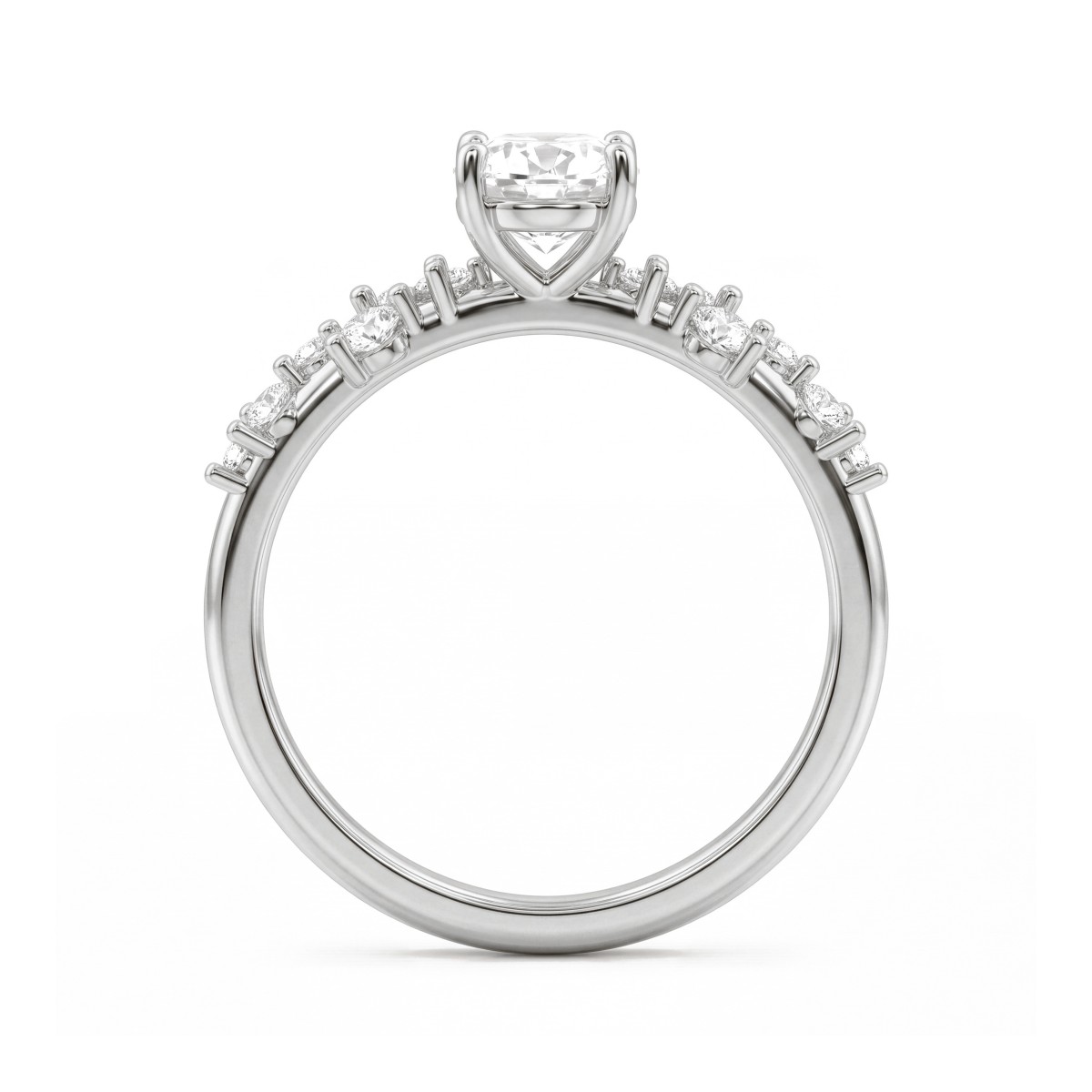Constella - Forlovelsesring med oval moissanite og spredte sidesten