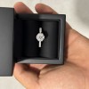 Yuliana - Forlovelsesring med moissanite i tulipanfatning og funklende sidesten