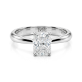 Luminara - Solitairering til forlovelse med radiantslebet moissanite og skjult halo