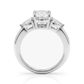 Trielle - Forlovelsesring med moissanite i cushionslibning og sideaccenter med dråbeformet slibning