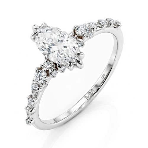 Elegante - Ring med moissanite i marquiseslibning og vintageinspirerede, minimalistiske sidesten