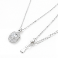 Memento - Brillantslebet moissanitevedhæng i pavéhalodesign