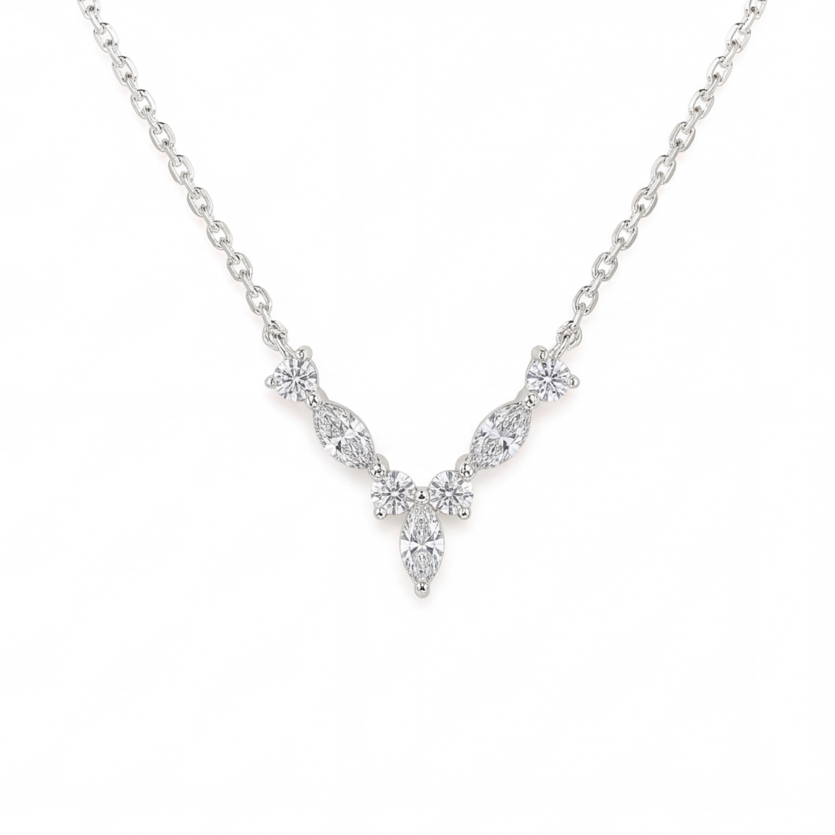 Adelina - Elegant moissanitehalskæde med accentsten i marquiseslibning