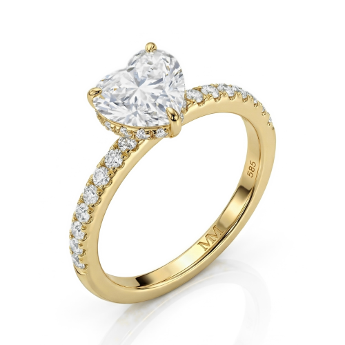 Amoretta - Forlovelsesring med moissanite i hjerteformet slibning og pavé på ringskuldrene