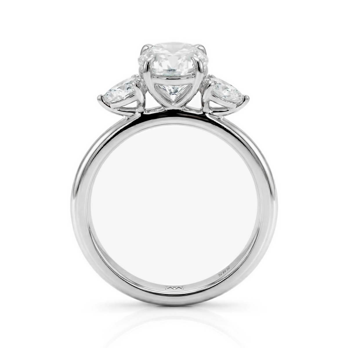 Vivienne - Trilogiforlovelsesring med oval moissanite