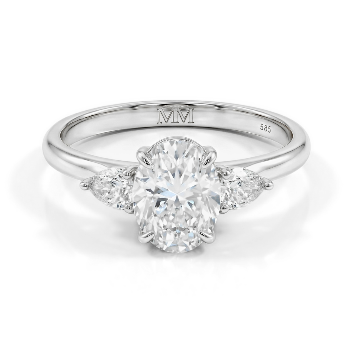 Vivienne - Trilogiforlovelsesring med oval moissanite
