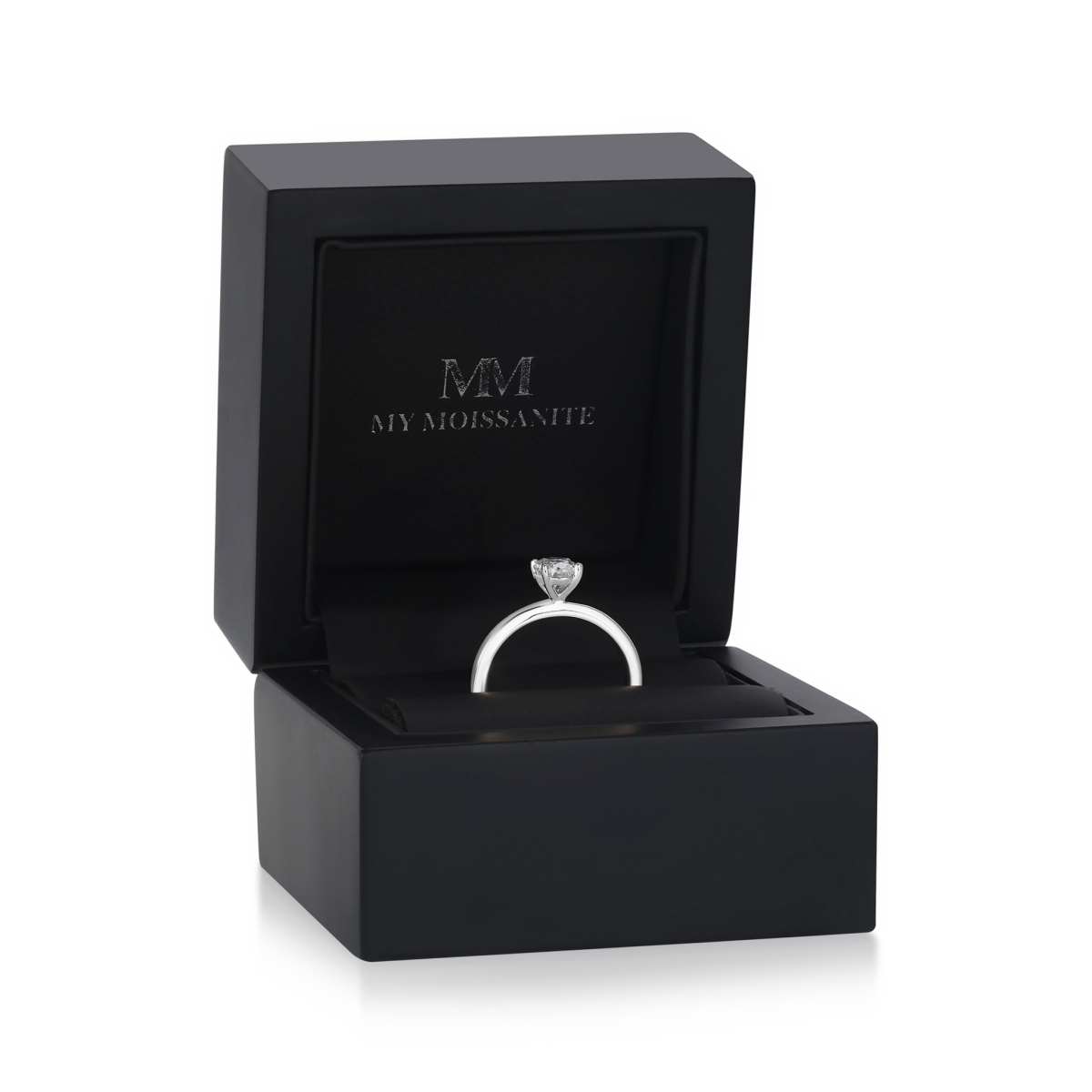 Ovalique - Klassisk solitairering til forlovelse med oval moissanite