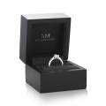 Larissa - Solitairering med dråbeformet moissanite