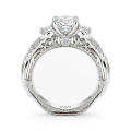 Circe - Vintageinspireret moissaniteforlovelsesring med sidesten og filigrandetaljer