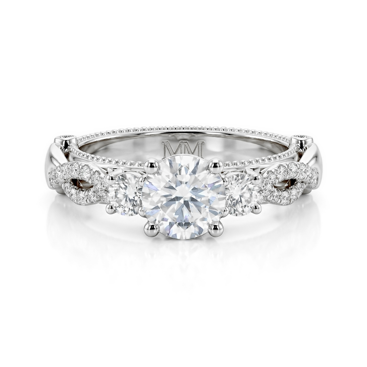 Circe - Vintageinspireret moissaniteforlovelsesring med sidesten og filigrandetaljer