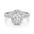 Ovalea - Ring med moissanite i oval slibning og halopavédesign