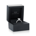 Veridian - Ring med moissanite i smaragdslibning og pavéfattet ringskinne