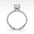 Veridian - Ring med moissanite i smaragdslibning og pavéfattet ringskinne