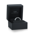 Cresta - Bred pavéfattet forlovelsesring med moissanite