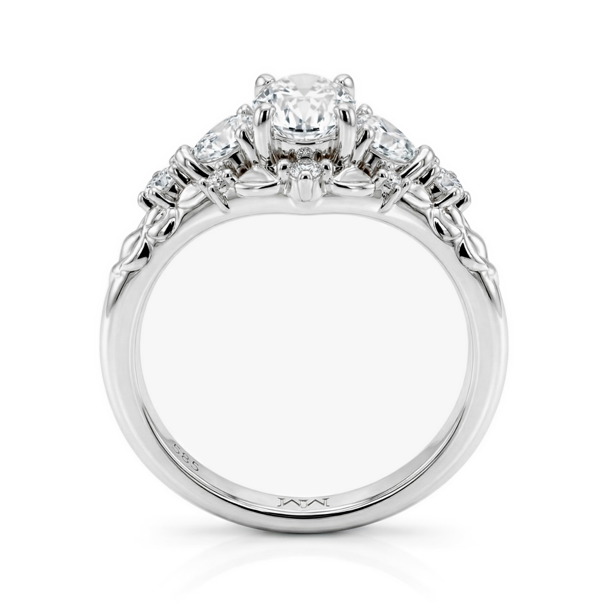 Gardenia - Forlovelsesring med oval moissanite og hjerteformede og runde accenter