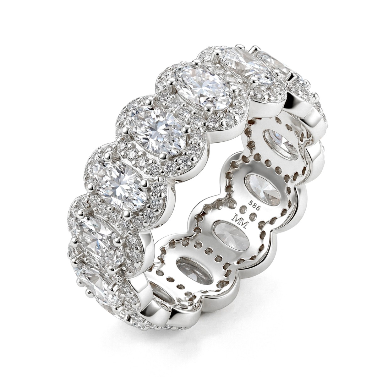 Opaline - Alliancering med moissanite i oval slibning og pavéhalo med bølget kant