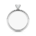 Finesse - Moissaniteforlovelsesring med sidesten