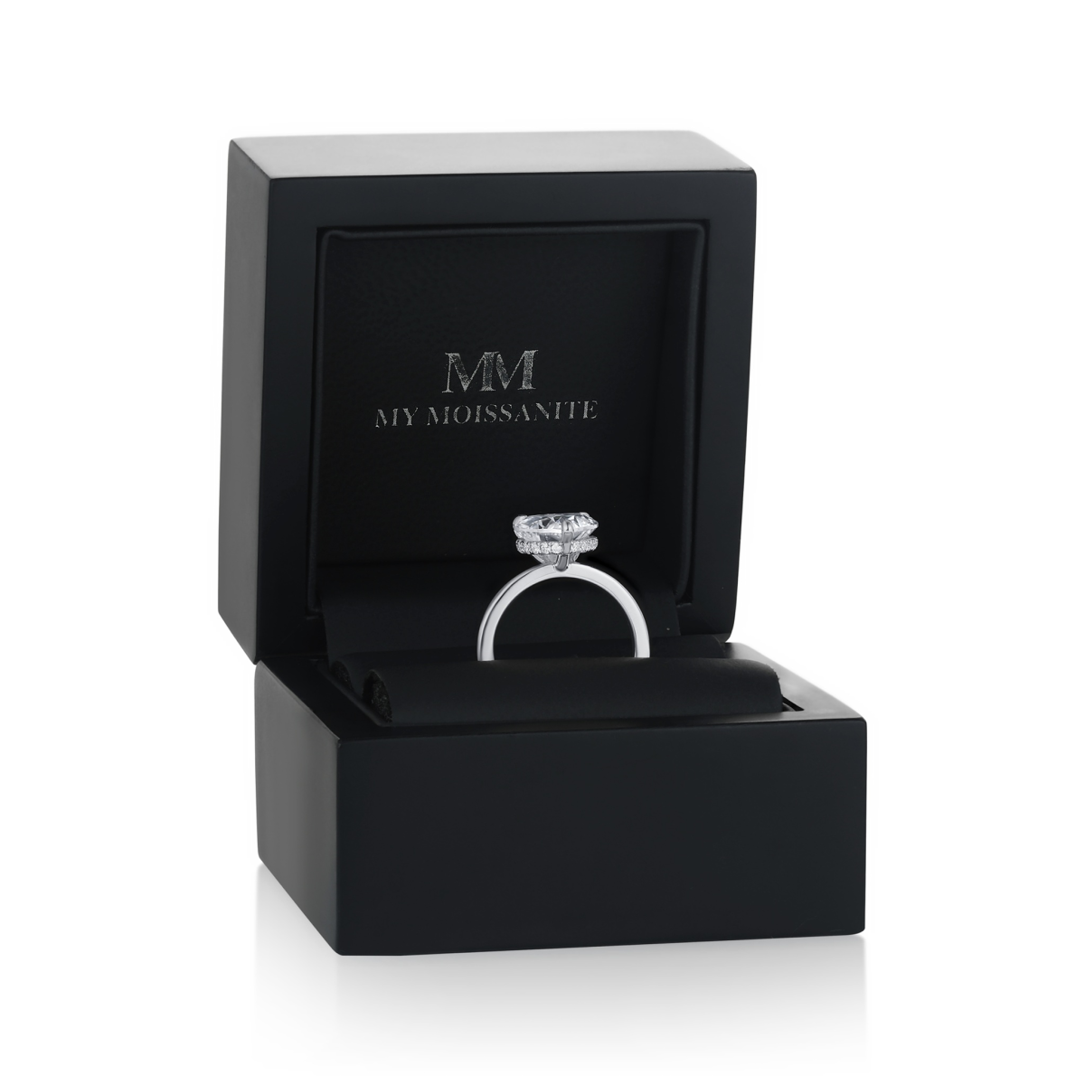 Amorelle - Forlovelsesring med moissanite med hjerteformet slibning og skjult halo