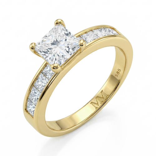 Clarity - Forlovelsesring med moissanite i prinsesseslibning og kanalfattede sidesten