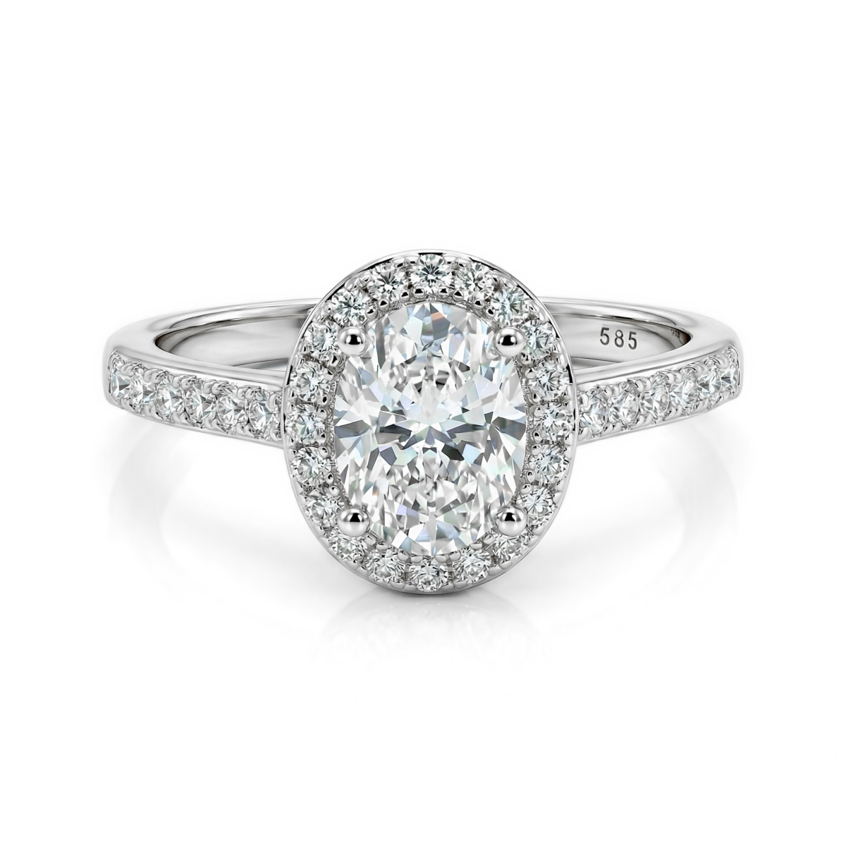 Orletta - Forlovelsesring med oval moissanite, pavéhalo og pavéringskinne