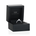 Aurora - Ring med moissanite og minimalistiske sidesten