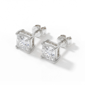 Orion – Ørestikker med moissanite i prinsesseslibning