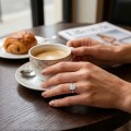 Mirabelle - Solitairering med radiantsleben moissanite, kurvefatning og skjult halo