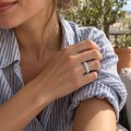 Radiline - Trekvartalliancering med moissanite i radiantslibning