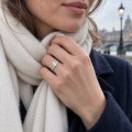 Estelle - Ring med moissanite i dråbeformet slibning og spredte sidesten